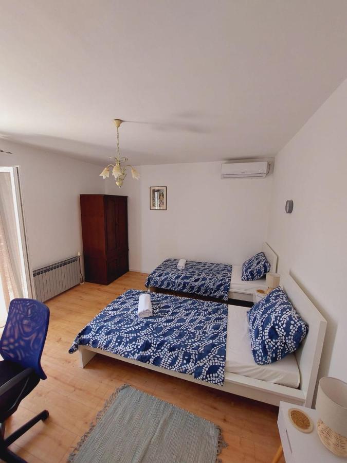 Apartments Mario Primosten Bagian luar foto