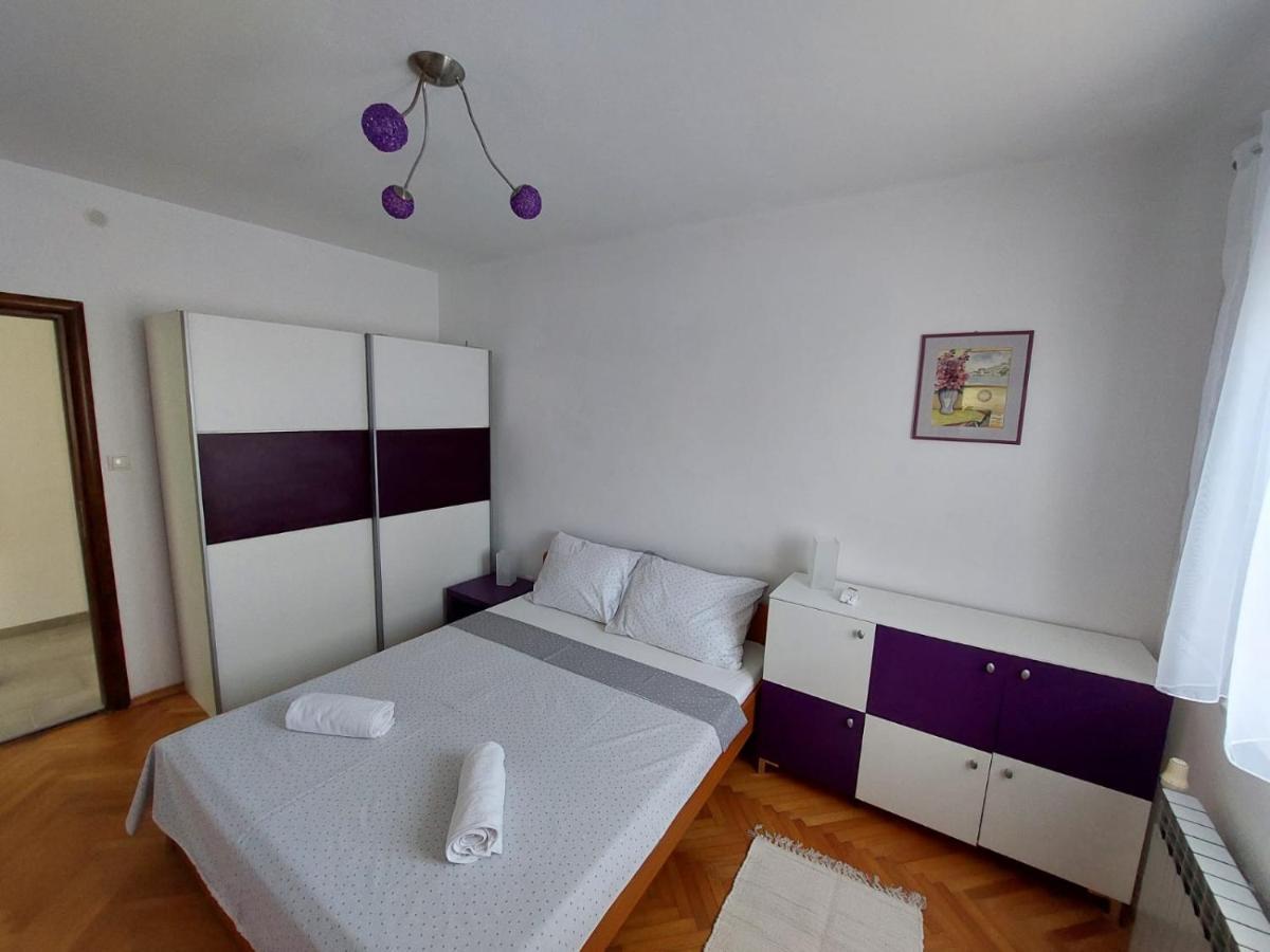 Apartments Mario Primosten Bagian luar foto