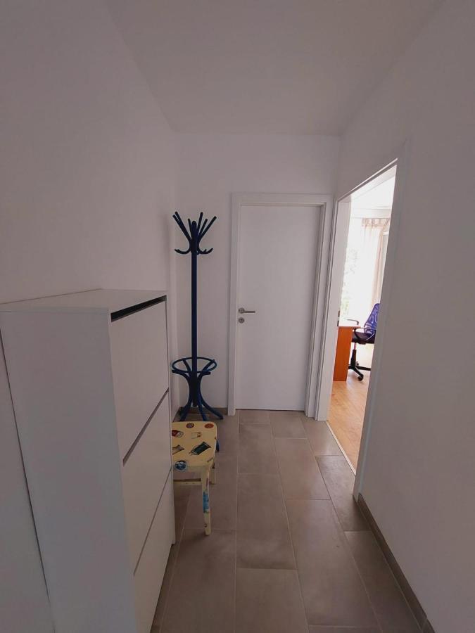 Apartments Mario Primosten Bagian luar foto